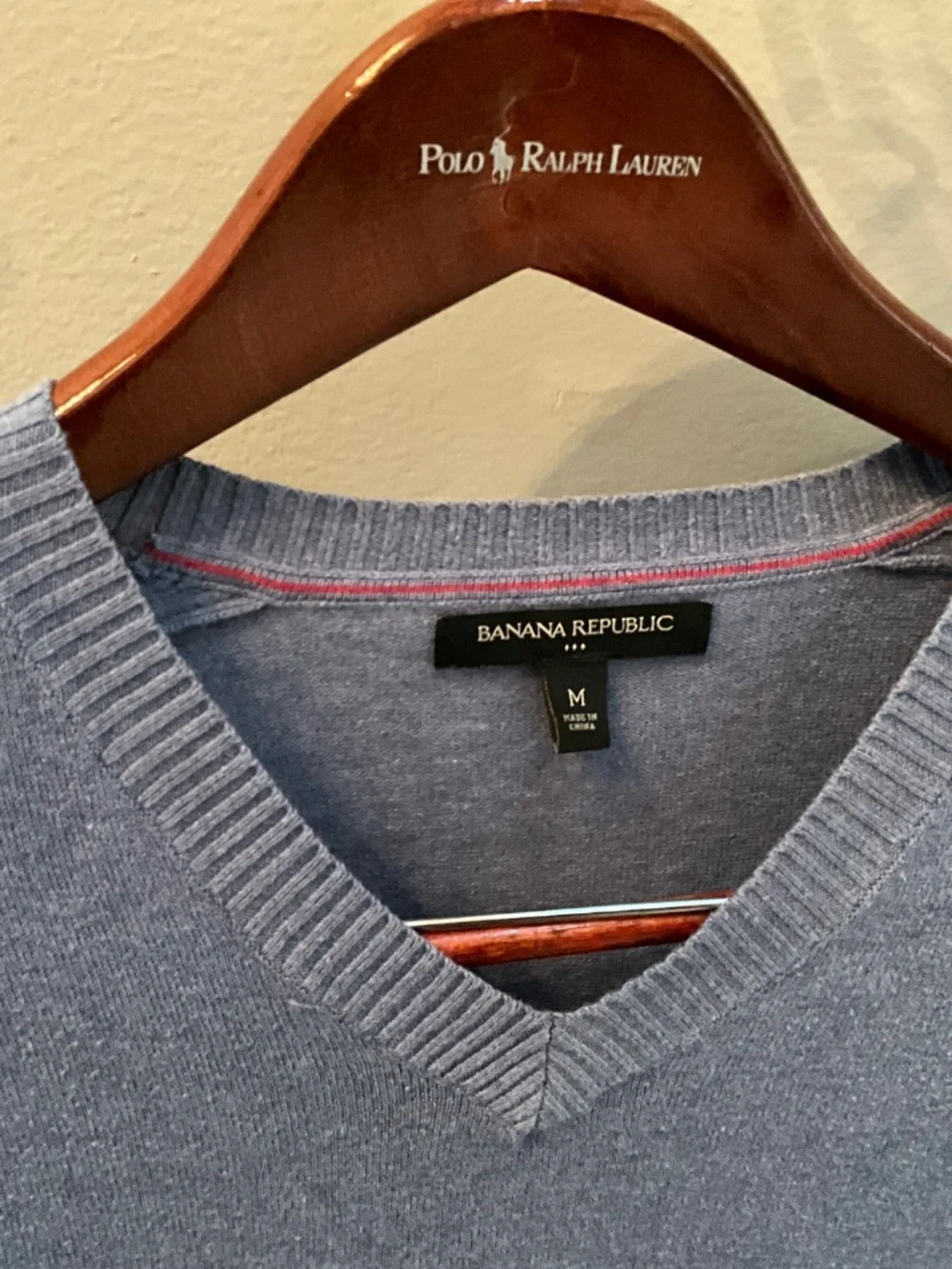 Banana Republic blue fine cotton V neck sweater, M